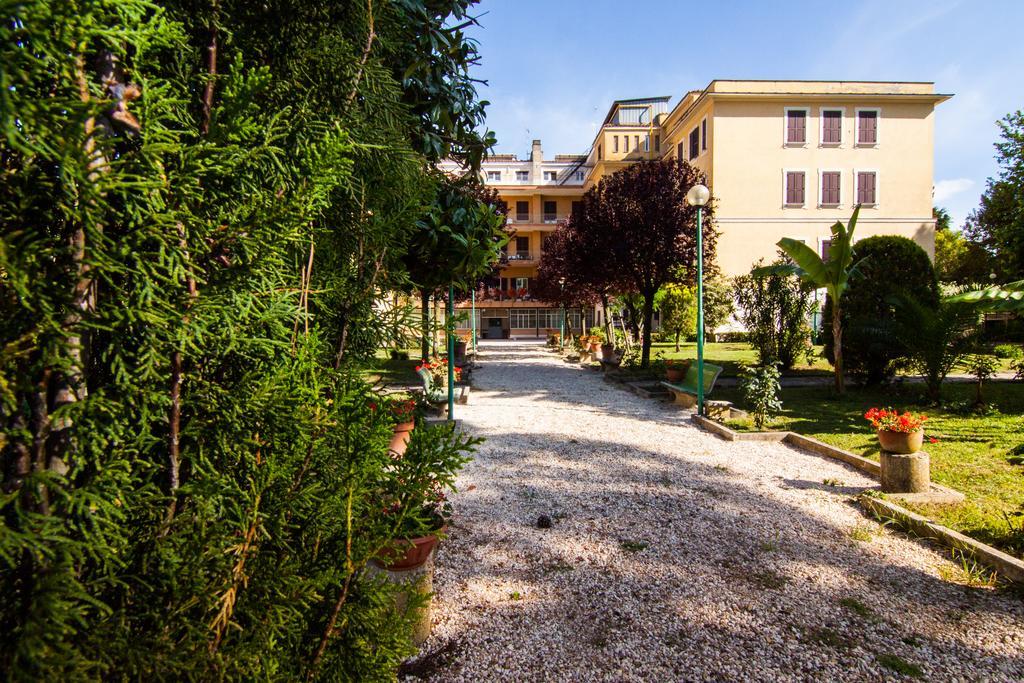 Ostello Villa Monte Mario Рим Экстерьер фото