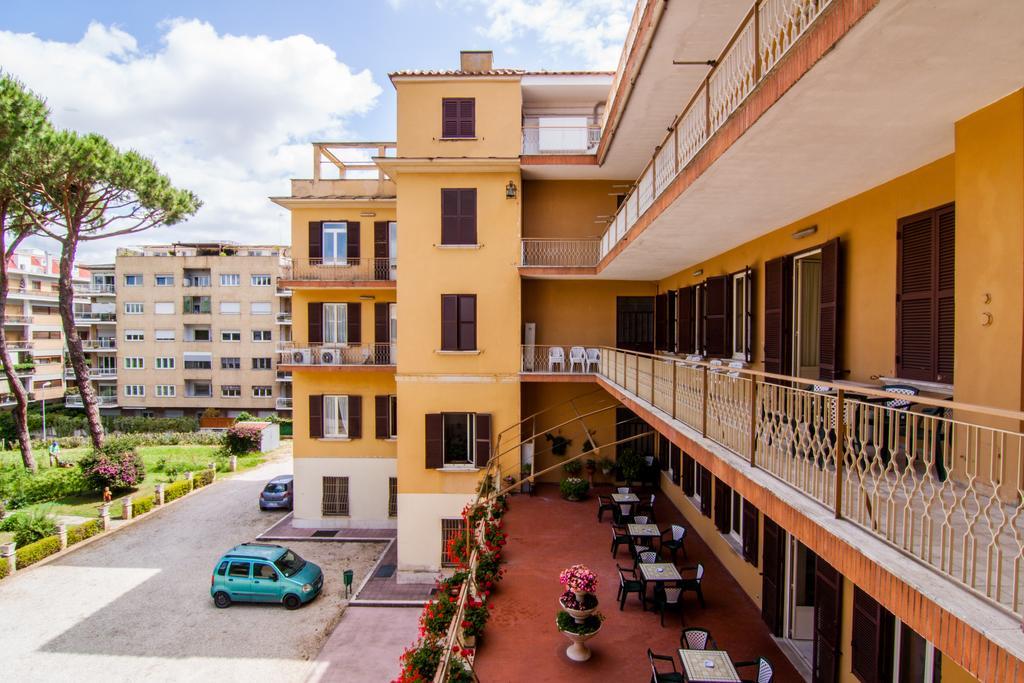 Ostello Villa Monte Mario Рим Экстерьер фото