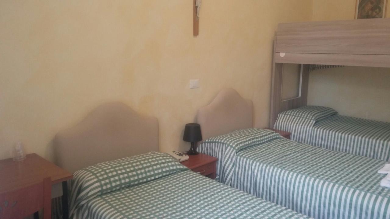Ostello Villa Monte Mario Рим Экстерьер фото