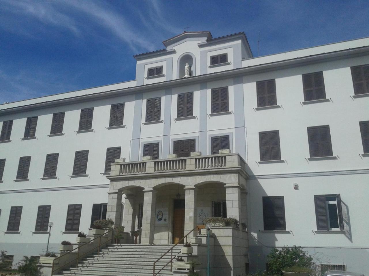 Ostello Villa Monte Mario Рим Экстерьер фото