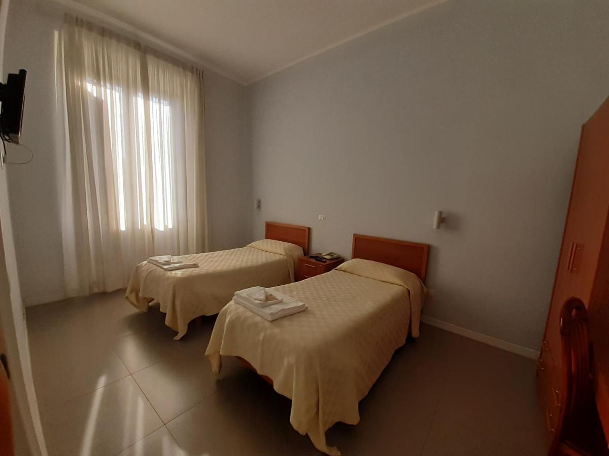 Ostello Villa Monte Mario Рим Экстерьер фото